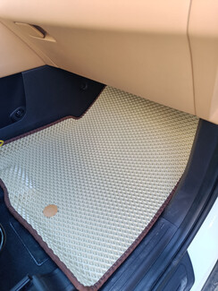 Ворсовые коврики на KIA Carnival IV 7 мест с оттоманками 2020 - 2025 в Рязани Ворсовые коврики на KIA Carnival IV 7 мест с оттоманками 2020 - 2025 в Рязани