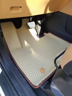 Ворсовые коврики на KIA Carnival IV 7 мест с оттоманками 2020 - 2025 в Рязани Ворсовые коврики на KIA Carnival IV 7 мест с оттоманками 2020 - 2025 в Рязани