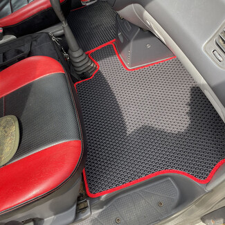 Ворсовые коврики на Mitsubishi Space Gear 1994&nbsp;-&nbsp;2007 в Рязани